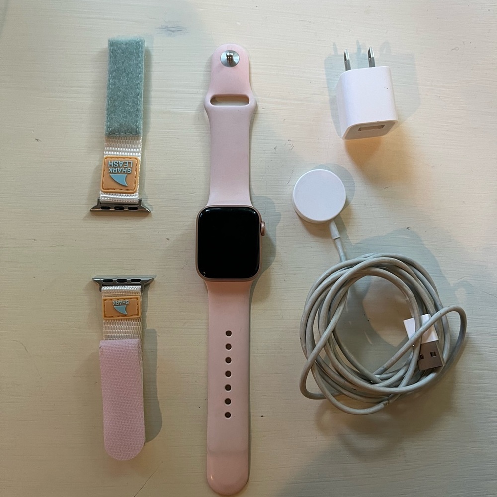 Apple Watch 5 with Accessories